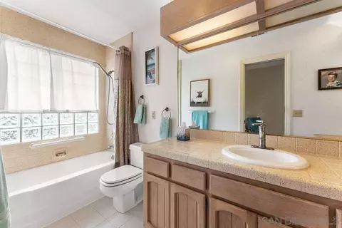 Bath - 7303 Eads Ave, La Jolla, CA 92037 photo 4 of 5