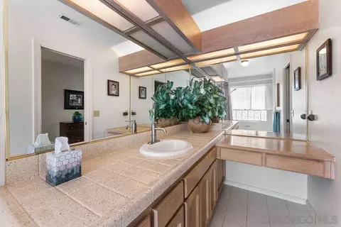 Bath - 7303 Eads Ave, La Jolla, CA 92037 photo 5 of 5