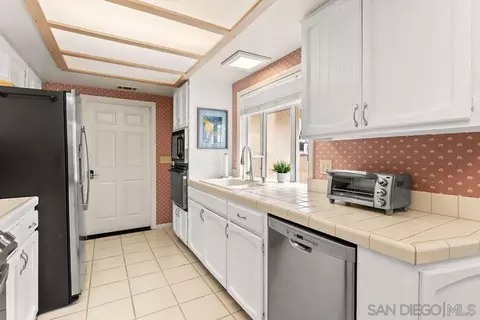 Kitchen - 7303 Eads Ave, La Jolla, CA 92037 photo 2 of 4