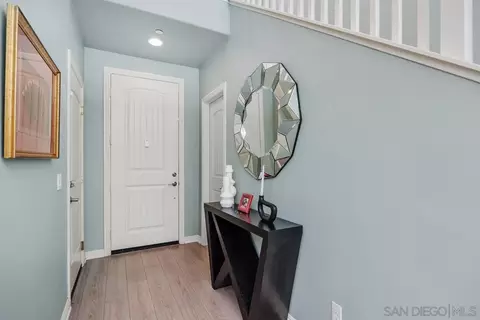 Entry Way - 1080 Primrose Ln, Encinitas, CA 92024 photo 2 of 4