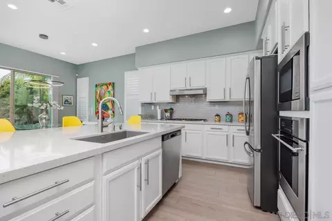 Kitchen - 1080 Primrose Ln, Encinitas, CA 92024 photo 3 of 3