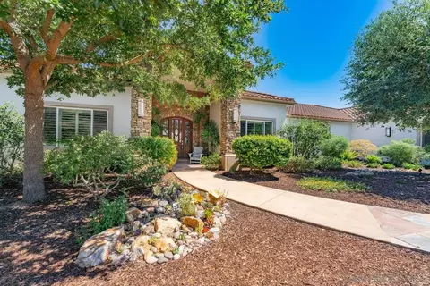 Exterior - 2860 Via Rancheros Way, Fallbrook, CA 92028 photo 24 of 29