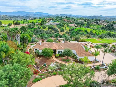2860 Via Rancheros Way, Fallbrook, CA 92028