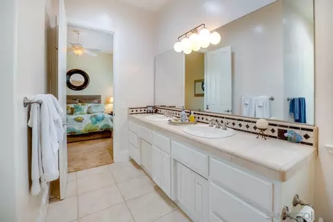 Bath - 2860 Via Rancheros Way, Fallbrook, CA 92028 photo 7 of 8