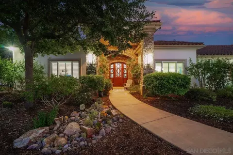 Exterior - 2860 Via Rancheros Way, Fallbrook, CA 92028 photo 3 of 29