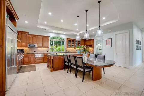 Kitchen - 2860 Via Rancheros Way, Fallbrook, CA 92028 photo 4 of 6