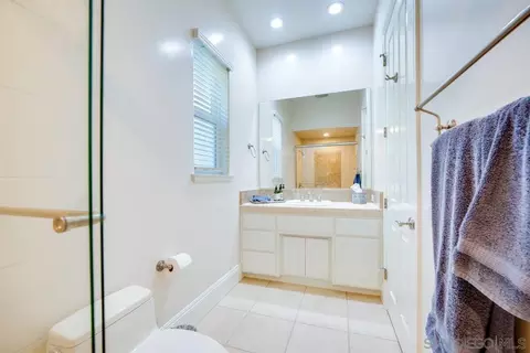 Bath - 2860 Via Rancheros Way, Fallbrook, CA 92028 photo 6 of 8