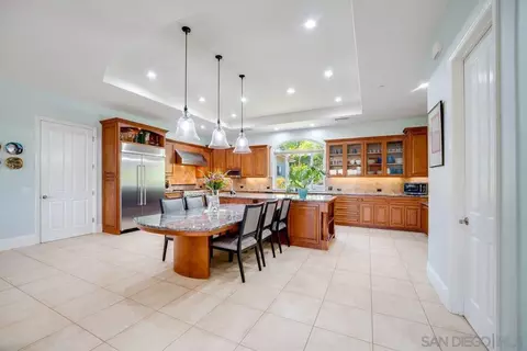 Kitchen - 2860 Via Rancheros Way, Fallbrook, CA 92028 photo 5 of 6
