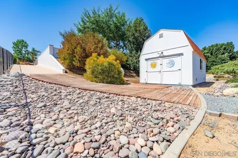 Exterior - 2860 Via Rancheros Way, Fallbrook, CA 92028 photo 17 of 29