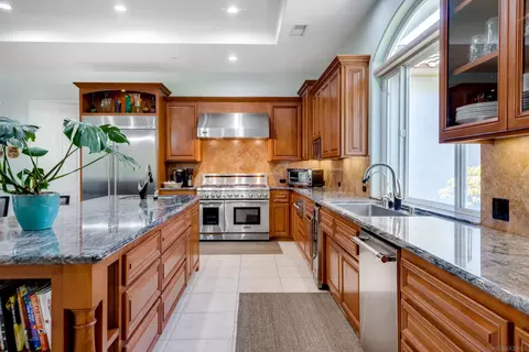 Kitchen - 2860 Via Rancheros Way, Fallbrook, CA 92028 photo 1 of 6