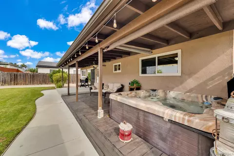 Exterior - 13622 Utopia Rd, Poway, CA 92064 photo 4 of 11