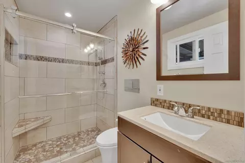 Bath - 13622 Utopia Rd, Poway, CA 92064 photo 2 of 3