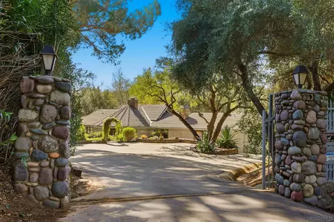 Exterior - 432 Arnold Way, Alpine, CA 91901 photo 10 of 19