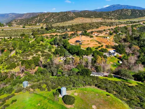 View/Area - 432 Arnold Way, Alpine, CA 91901 photo 2 of 5