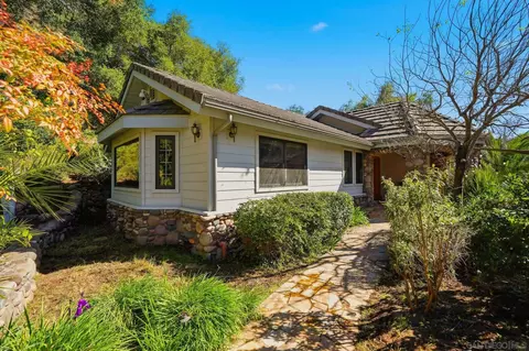 Exterior - 432 Arnold Way, Alpine, CA 91901 photo 7 of 19