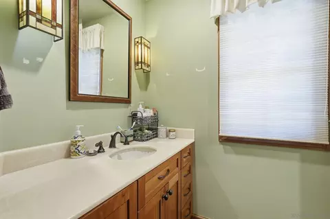Bath - 432 Arnold Way, Alpine, CA 91901 photo 5 of 5