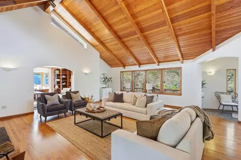 Living - 432 Arnold Way, Alpine, CA 91901 photo 1 of 3