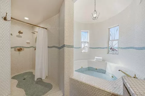 Bath - 432 Arnold Way, Alpine, CA 91901 photo 2 of 5