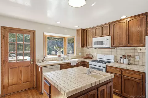 Kitchen - 432 Arnold Way, Alpine, CA 91901 photo 1 of 7