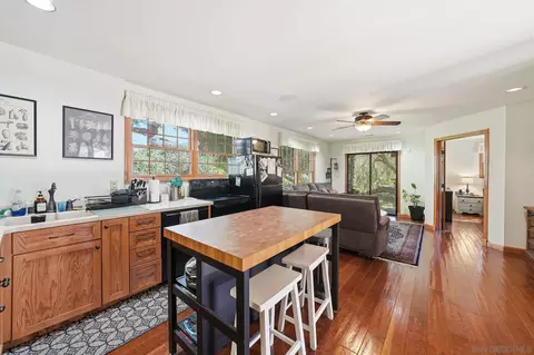Kitchen - 432 Arnold Way, Alpine, CA 91901 photo 6 of 7