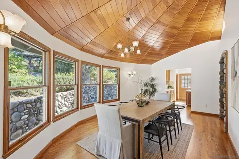 Dining - 432 Arnold Way, Alpine, CA 91901 photo 3 of 3