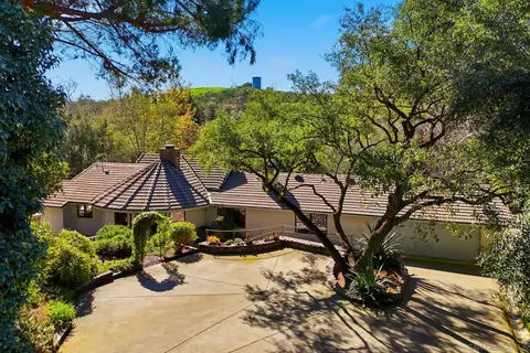 432 Arnold Way, Alpine, CA 91901