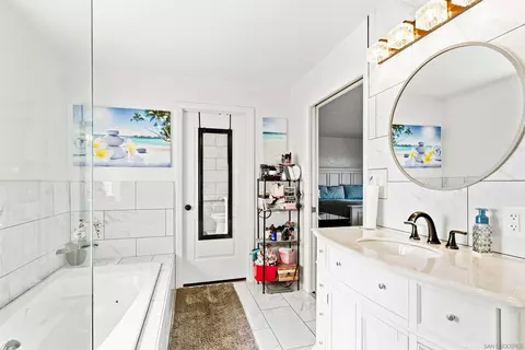 Bath - 16483 Highway 67, Ramona, CA 92065 photo 3 of 6