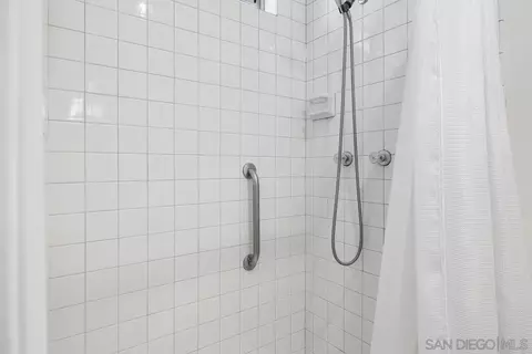 Bath - 264 A Ave, Coronado, CA 92118 photo 2 of 4