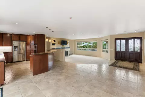Living - 11020 Explorer Rd, La Mesa, CA 91941 photo 4 of 6