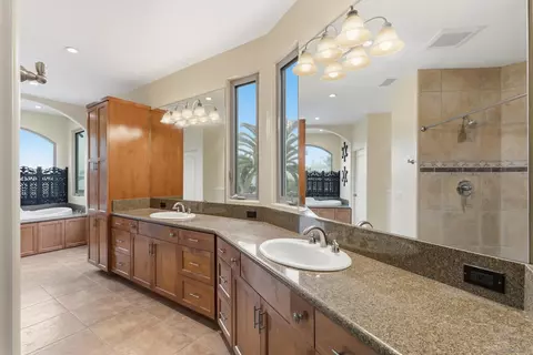 Bath - 11020 Explorer Rd, La Mesa, CA 91941 photo 2 of 4