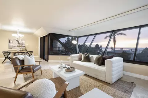 230 W Laurel #303, San Diego, CA 92101