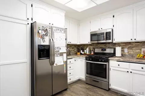 Kitchen - 13403 Bubbling Ln, Lakeside, CA 92040 photo 3 of 3