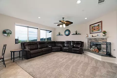 Living - 10689 Laurel Path, Escondido, CA 92026 photo 1 of 3