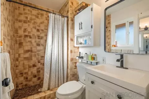 Bath - 436 W Redondo Way, Oceanside, CA 92057 photo 2 of 2
