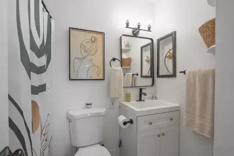 Bath - 436 W Redondo Way, Oceanside, CA 92057 photo 1 of 2