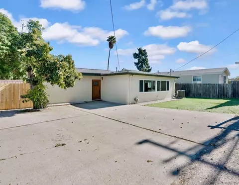 8217 Sunset Rd, Lakeside, CA 92040