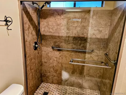 Bath - 2962 Alanwood Ct, Spring Valley, CA 91978 photo 3 of 3