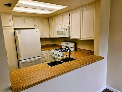 Kitchen - 2962 Alanwood Ct, Spring Valley, CA 91978 photo 1 of 3