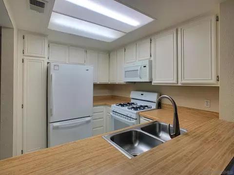 Kitchen - 2962 Alanwood Ct, Spring Valley, CA 91978 photo 2 of 3