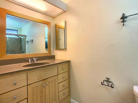 Bath - 2962 Alanwood Ct, Spring Valley, CA 91978 photo 1 of 3