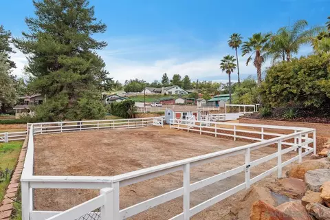 Exterior - 14298 Ipava Dr, Poway, CA 92064 photo 5 of 8