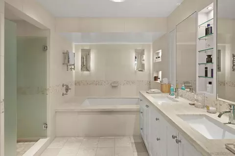 Bath - 100 Coast Blvd #305, La Jolla, CA 92037 photo 1 of 2