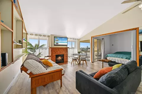 1855 Diamond St #5-327, San Diego, CA 92109