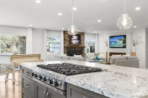 Kitchen - 1441 E Taylor St, Vista, CA 92084 photo 5 of 10
