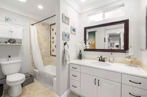 Bath - 1441 E Taylor St, Vista, CA 92084 photo 2 of 3