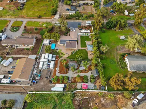 View/Area - 1441 E Taylor St, Vista, CA 92084 photo 4 of 7
