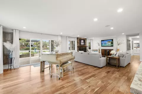 Living - 1441 E Taylor St, Vista, CA 92084 photo 3 of 5