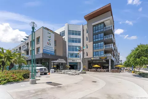 355 N Cleveland St #405, Oceanside, CA 92054