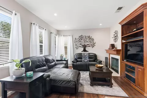 Living - 1349 Thunder Spring Dr, Chula Vista, CA 91915 photo 1 of 3