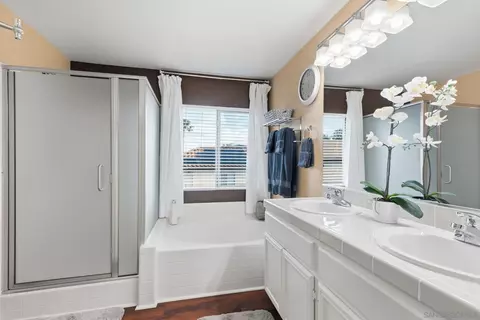 Bath - 1349 Thunder Spring Dr, Chula Vista, CA 91915 photo 3 of 5